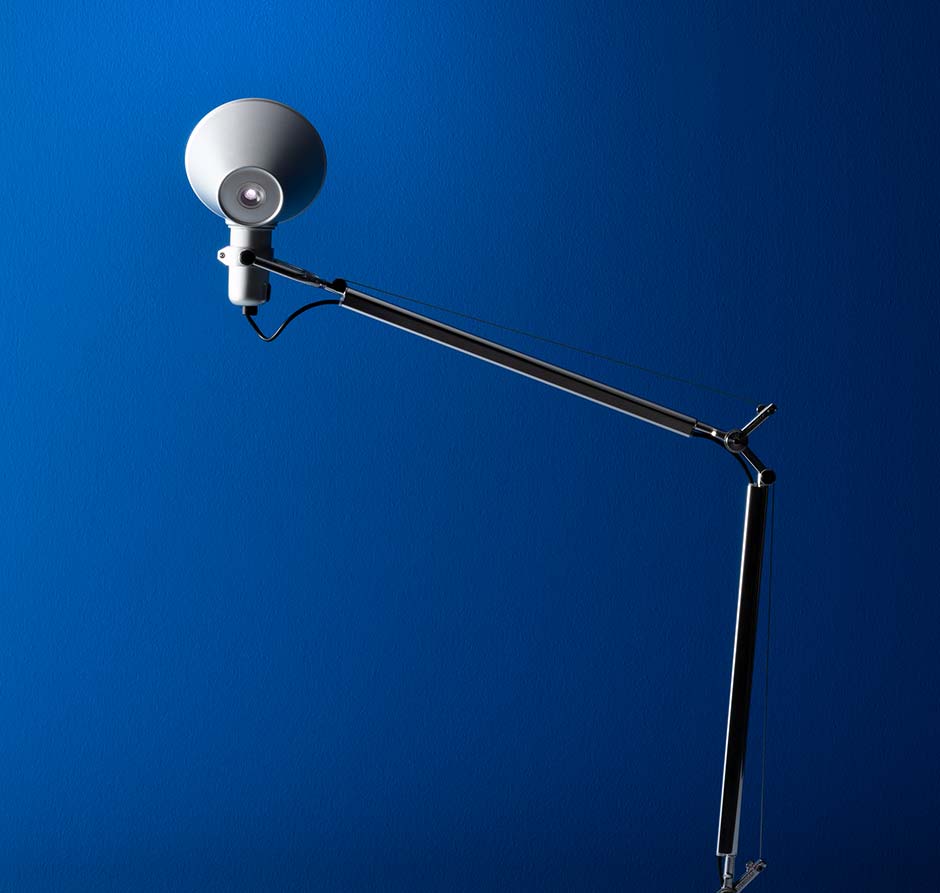 Artemide Tolomeo LED Pure Integralis LED Schreibtischleuchte mit Tischfuß